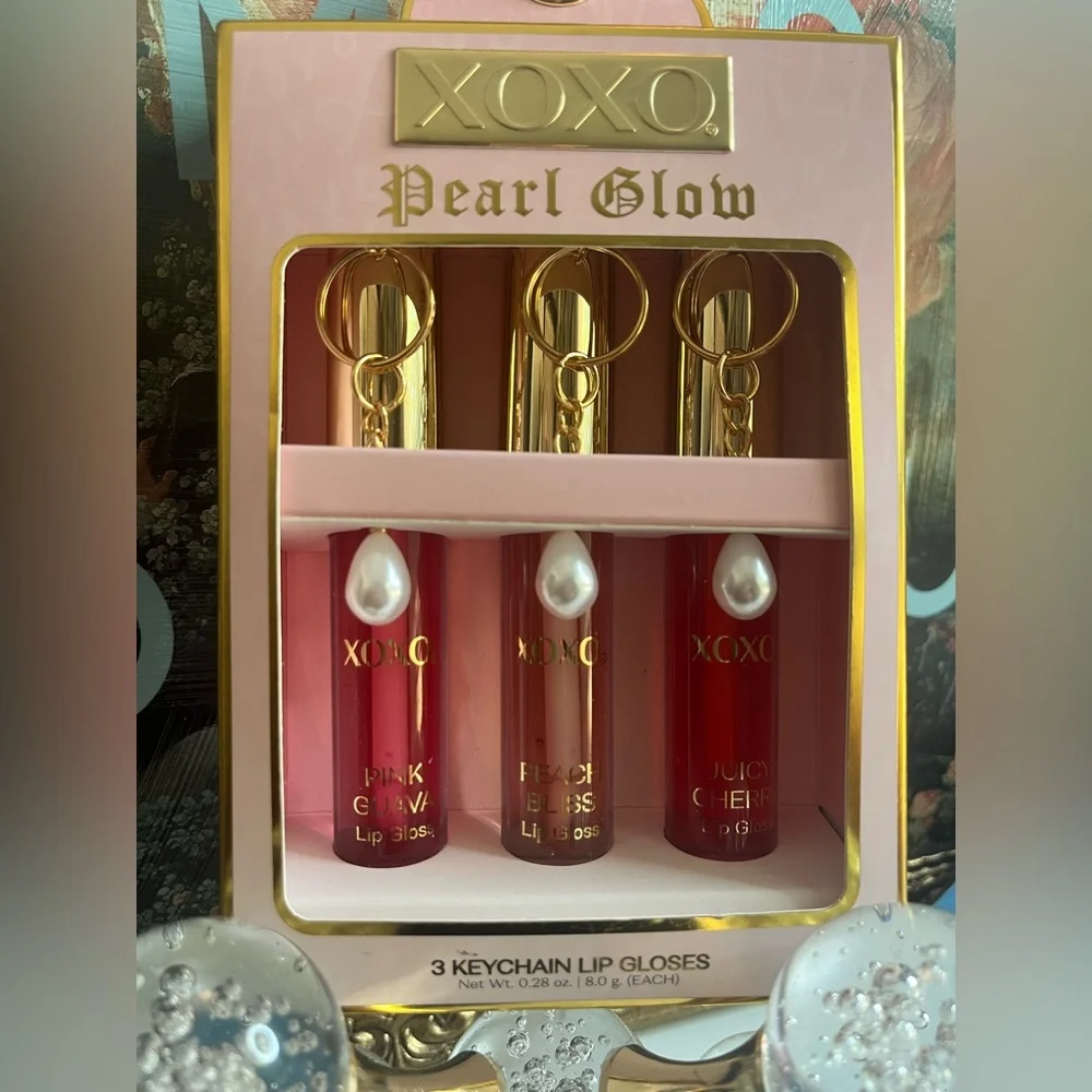 Set of 3 XOXO Pearl Glow Keychain Lip Glosses✨🤩